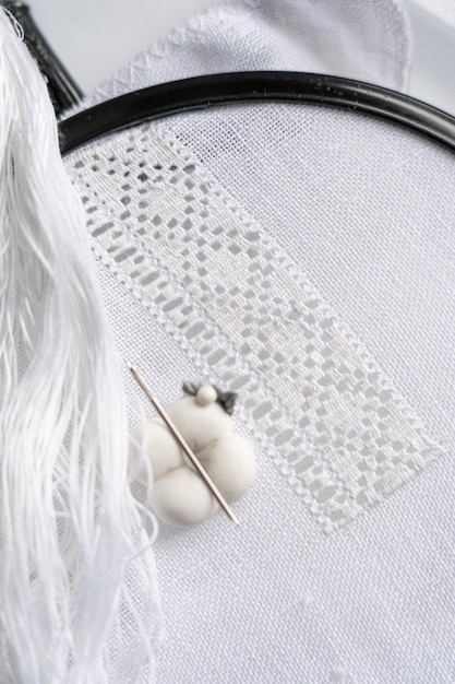 przykładowy haft z koronkami